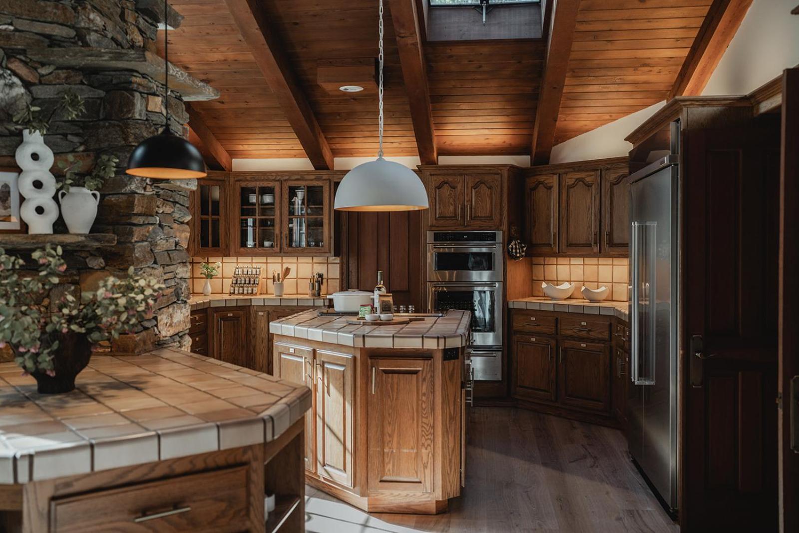 Stone House By Casa Oso, Hot Tub, 43 Private Acres With Hiking Trails * Mariposa